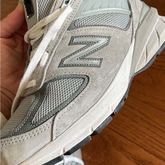 Excellent condition New Balance 990v5. - Picture 2 of 6